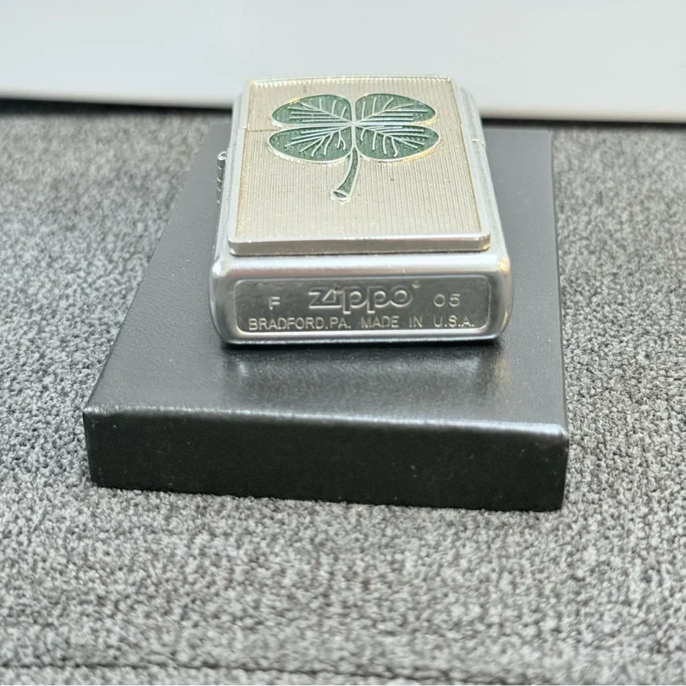 Zippo Lighter Lucky Clover Silver 20364 - Picture 8 of 8
